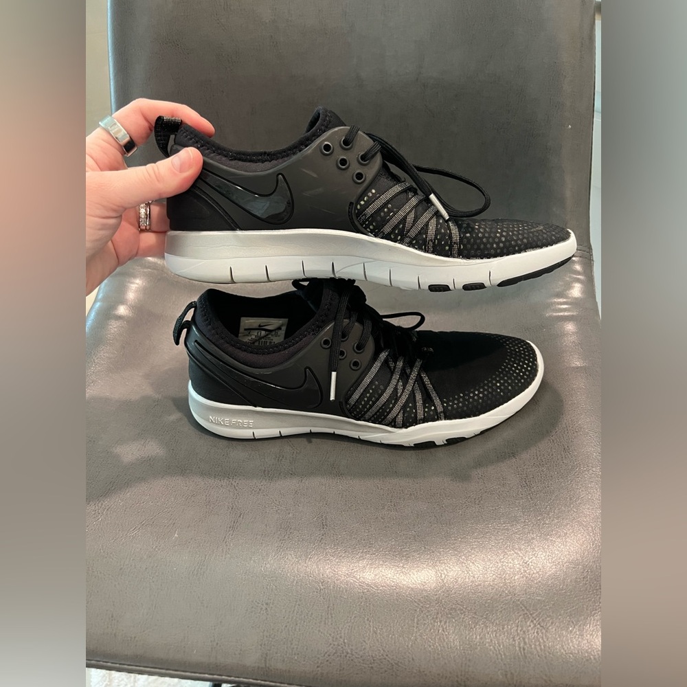 Nike Women's Free TR 7 MTLC Black Athletic Shoes Sneaker - Picture 5 of 11